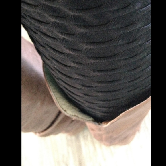 SOLD Brown distressed style leather boots - Picture 6 of 8